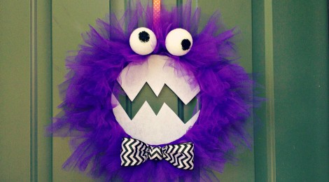 DIY Purple People Eater Monster Halloween Wreath