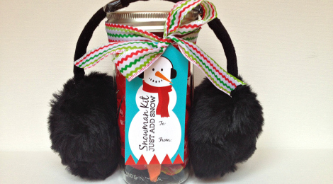 DIY Snowman Kit in a Jar with Free Printable Tag - Great Neighbor Gift, Teacher Gift, Stocking Stuffer