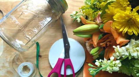 Easy Flower Arranging Hack -- Just in Time For Mother's Day!