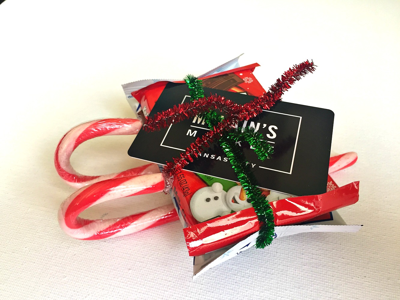 Christmas Gift Card Holders Make the Holidays Fun - DIY Candy